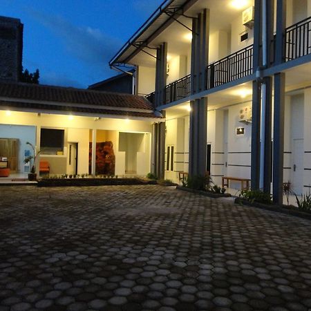 Pendowo Huis Guest House 日惹 外观 照片