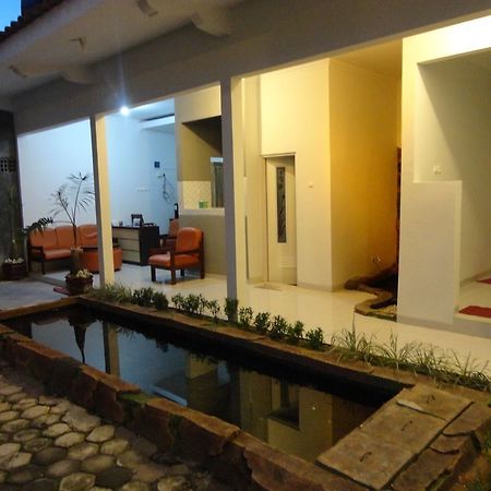Pendowo Huis Guest House 日惹 外观 照片