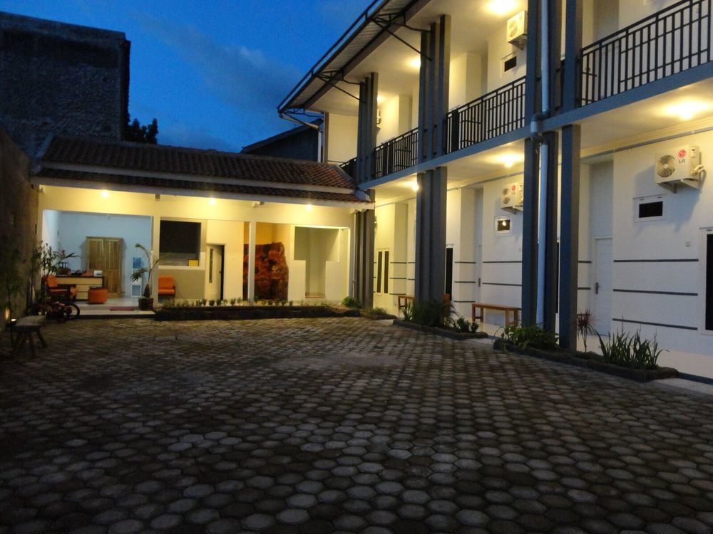 Pendowo Huis Guest House 日惹 外观 照片